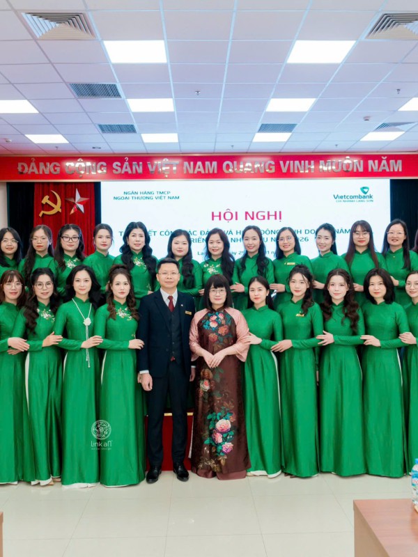 Áo dài đồng phục doanh nghiệp